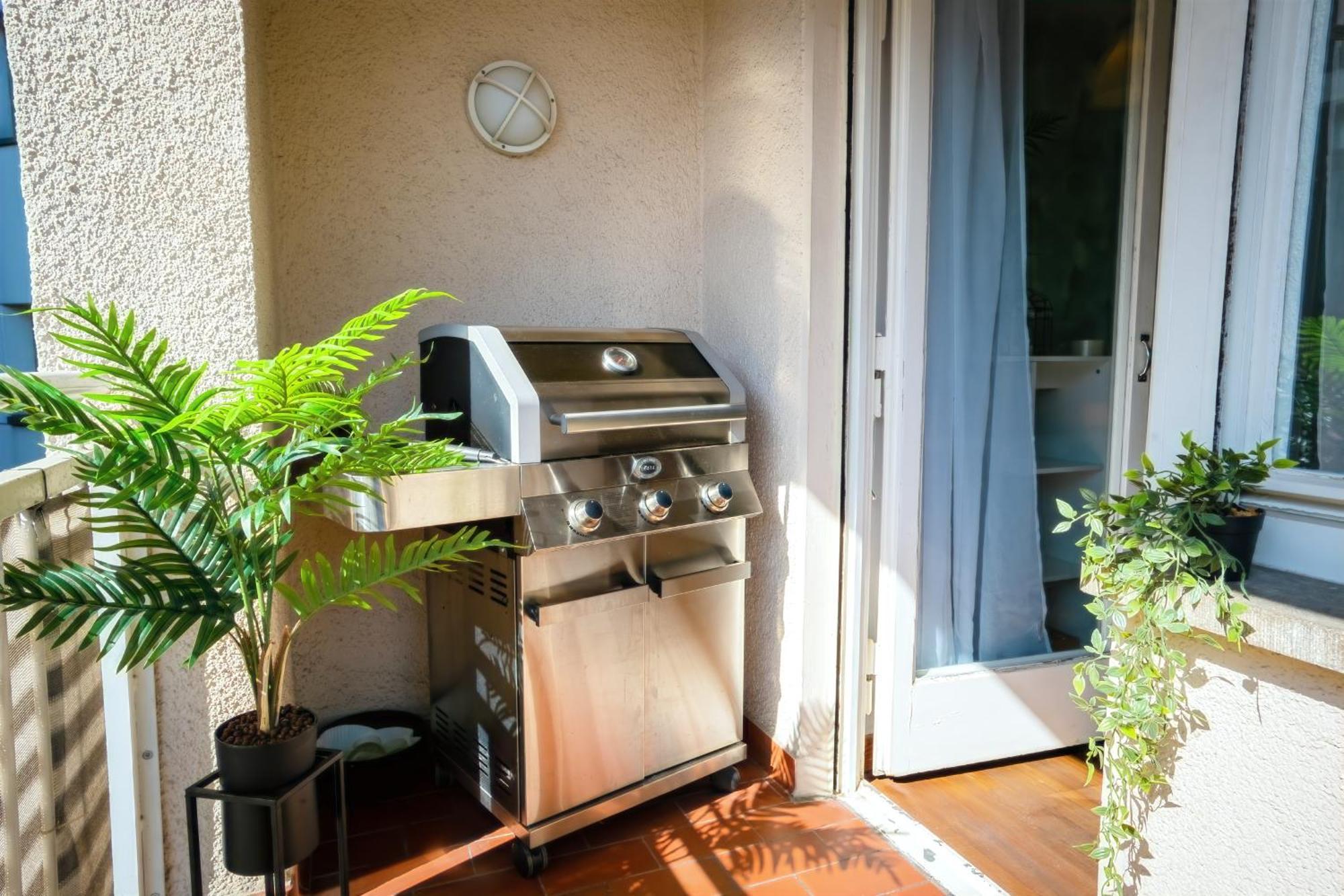 The Big Muenster Fuer Bis Zu 12, Whirlpool, Sauna, Zentral, Tischfussball, Balkon, Gasgrill Ulm Luaran gambar