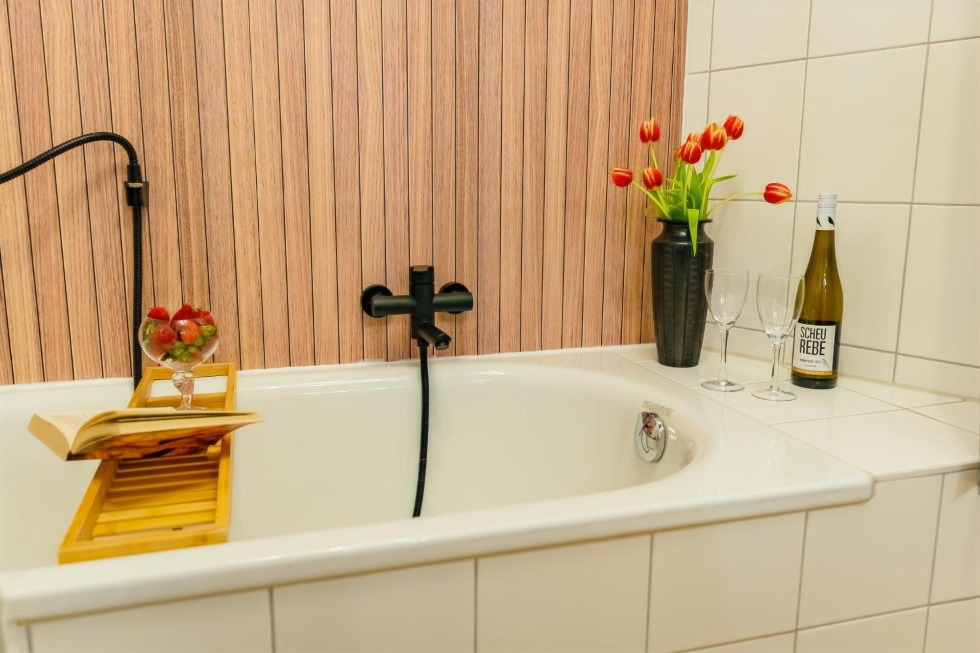 The Big Muenster Fuer Bis Zu 12, Whirlpool, Sauna, Zentral, Tischfussball, Balkon, Gasgrill Ulm Luaran gambar